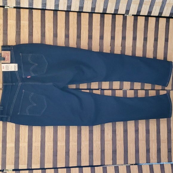 NWT!! Levi's skinny jeans - Picture 6 of 10